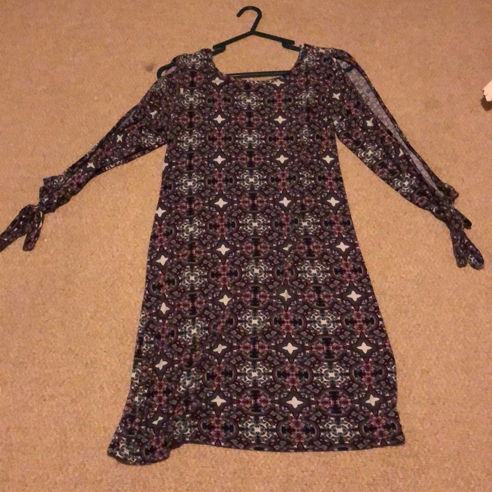Open arm dress
